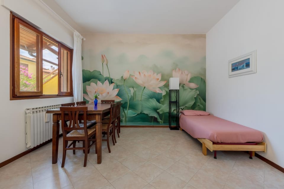 Bed, Living room, Seating area, Bedroom