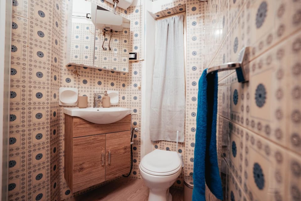 Toilet, Bathroom
