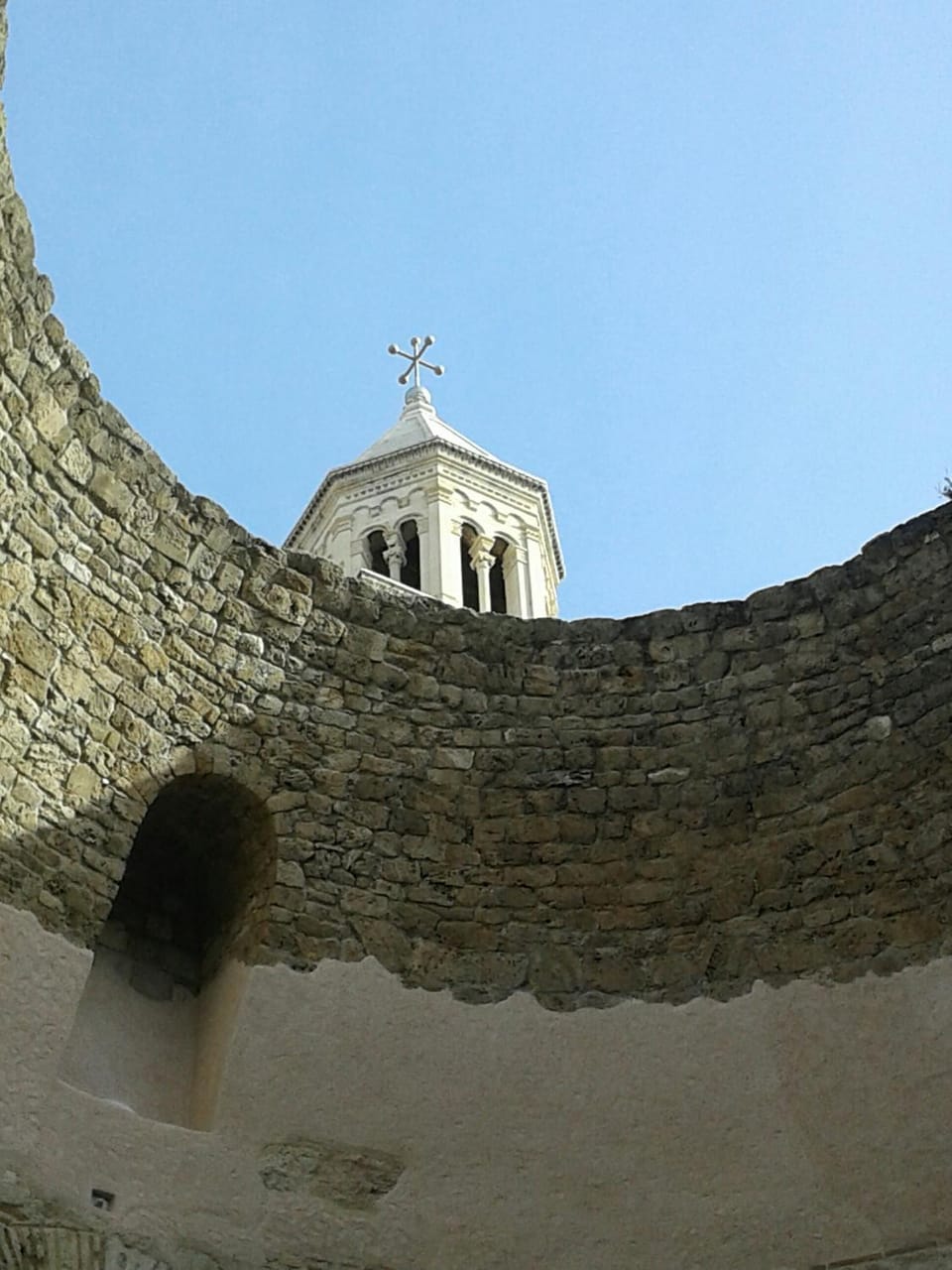 Nearby landmark, Neighbourhood