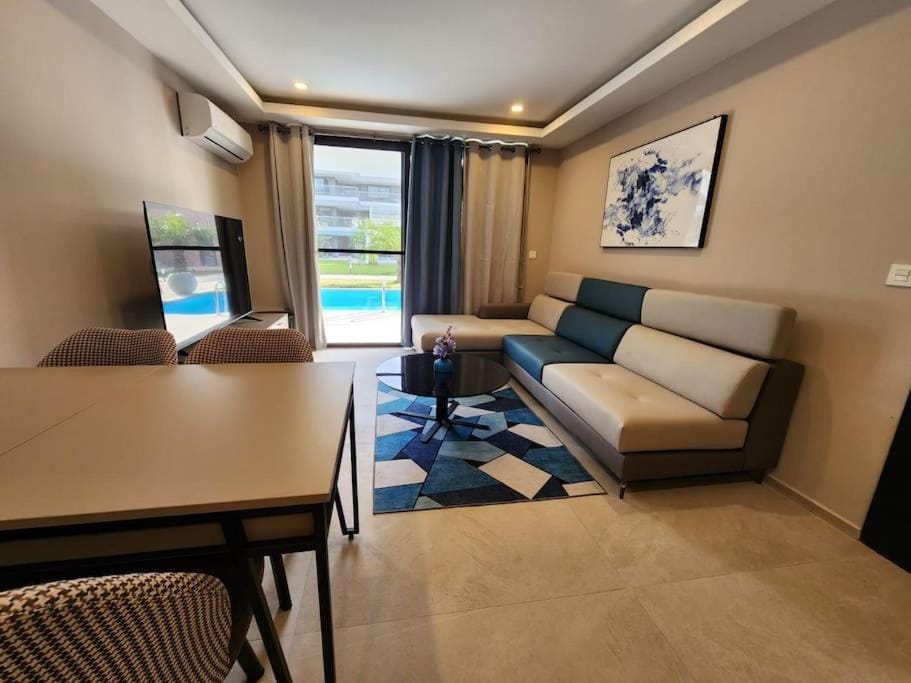 Costa Vista- Standard bedroom flat#501 with private pool- kololi sands Apartment in Senegal