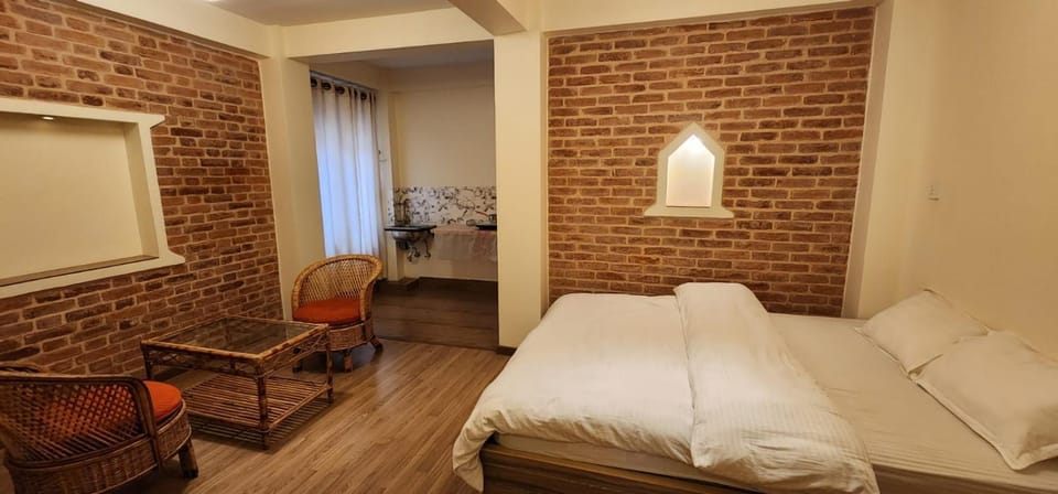 Bed, Seating area