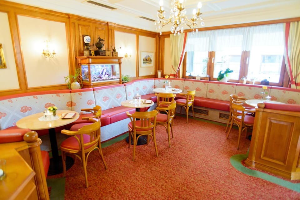 Restaurant/places to eat, Decorative detail