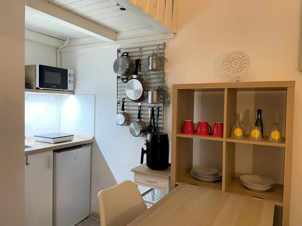 Dining area, minibar, kitchen
