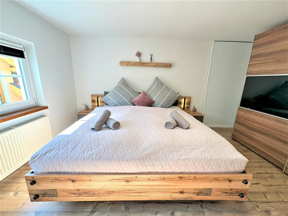 Bed, Bedroom