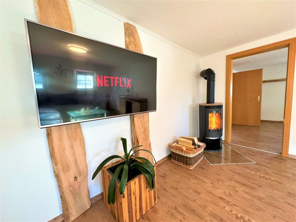 TV and multimedia, pet friendly