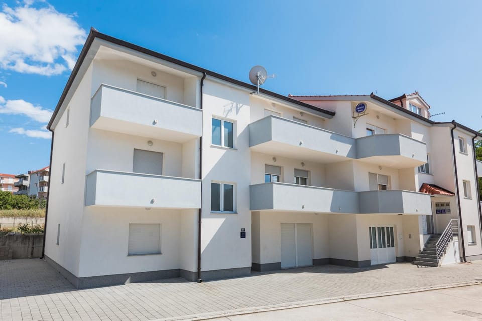 Property building, Day, Summer
