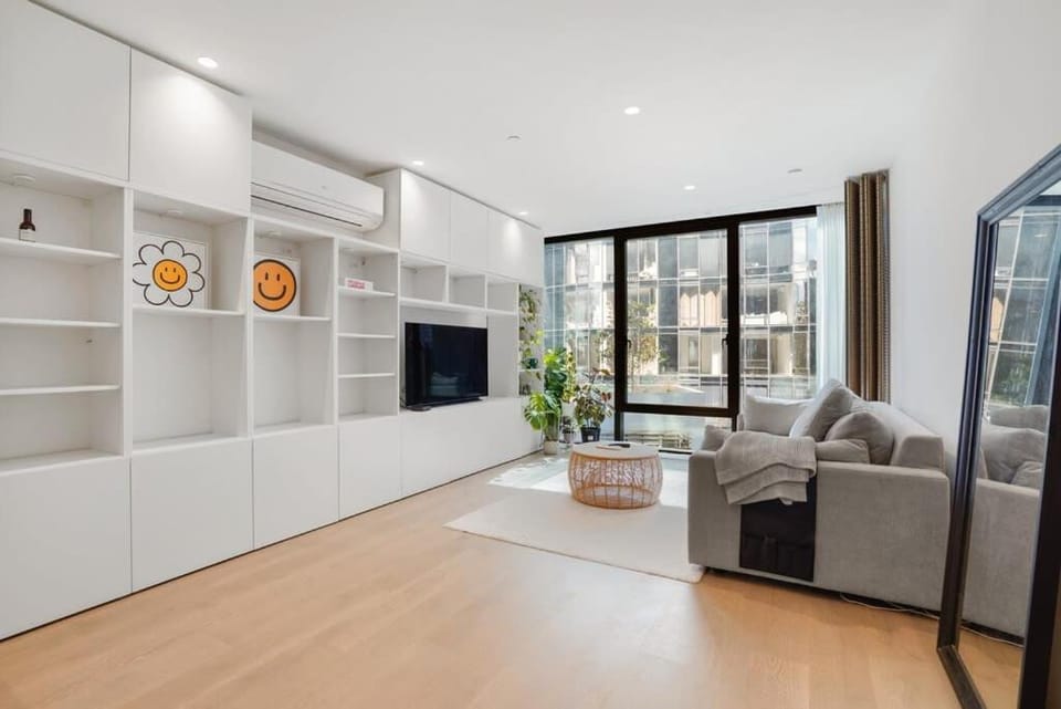 Stylish Gem @ St kilda Rd Next to Grand Prix Apartment in Melbourne