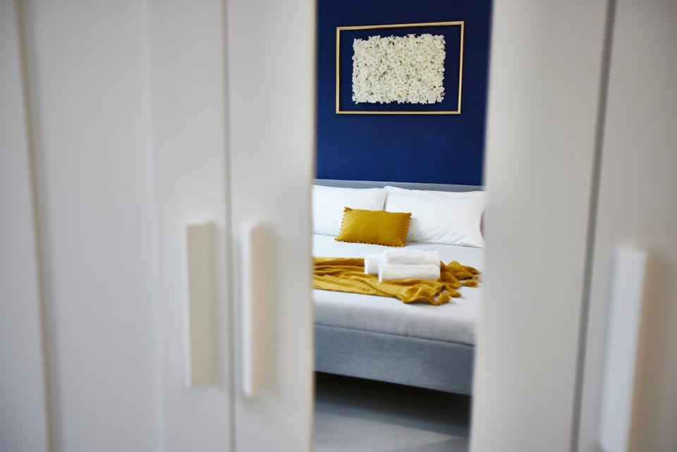 Bedroom, wardrobe
