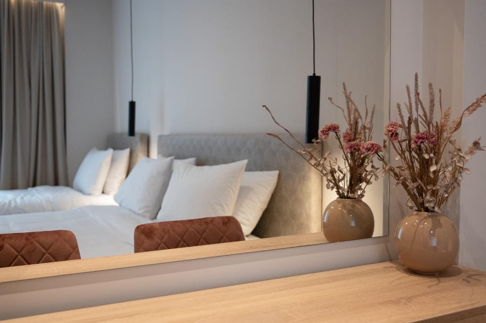 Photo of the whole room, hair dresser