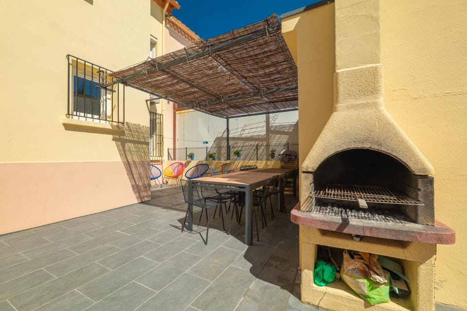 Patio, Dining area