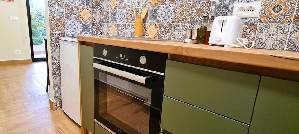 Kitchen or kitchenette, pet friendly