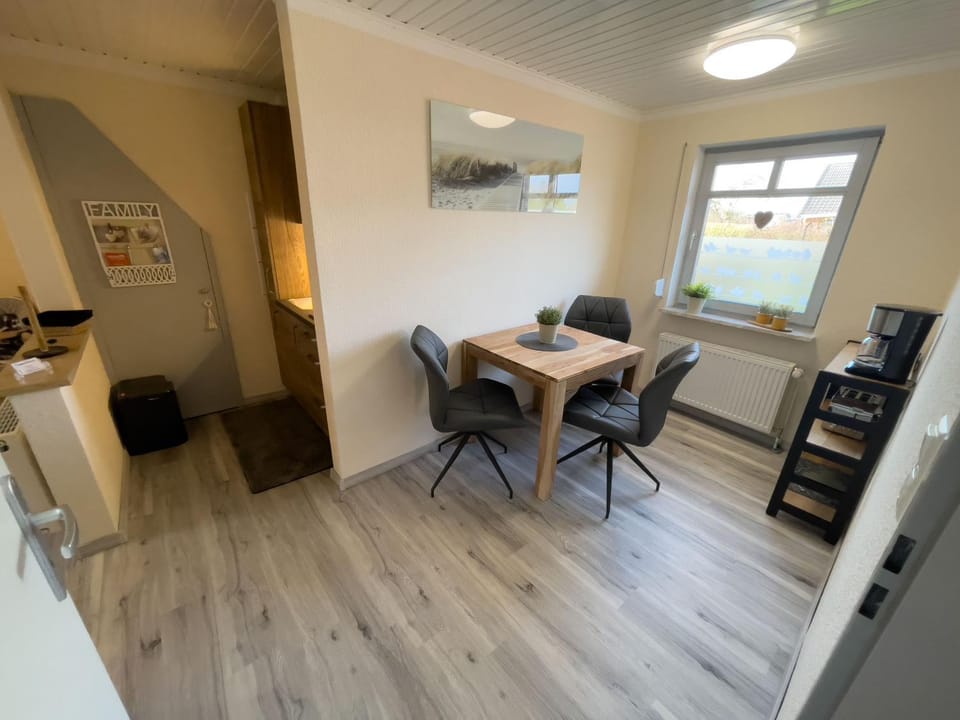 Kleiner Hookie in Hooksiel mit Hund House in Wilhelmshaven
