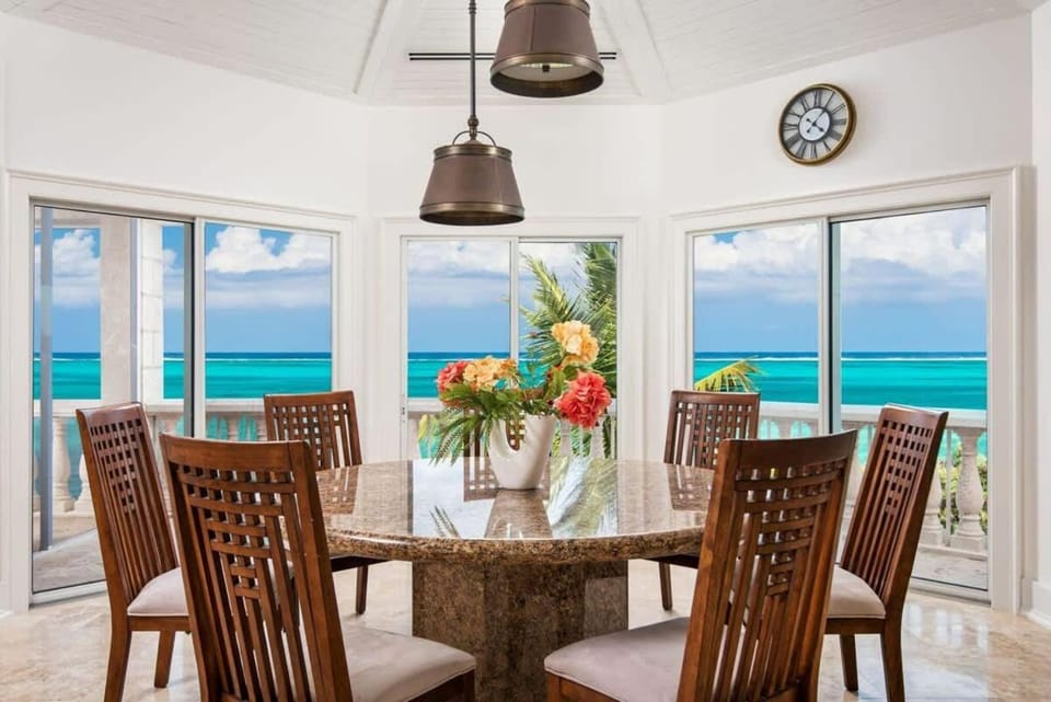 Villa with Sea View Villa in Turks and Caicos Islands