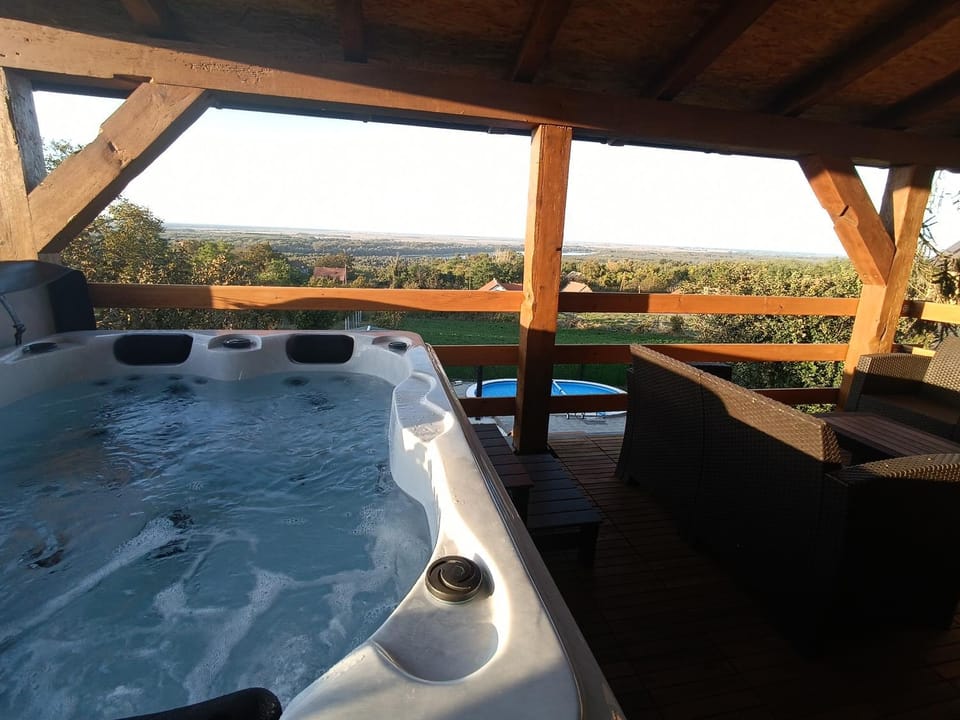 Natural landscape, Hot Tub, Pool view, Swimming pool