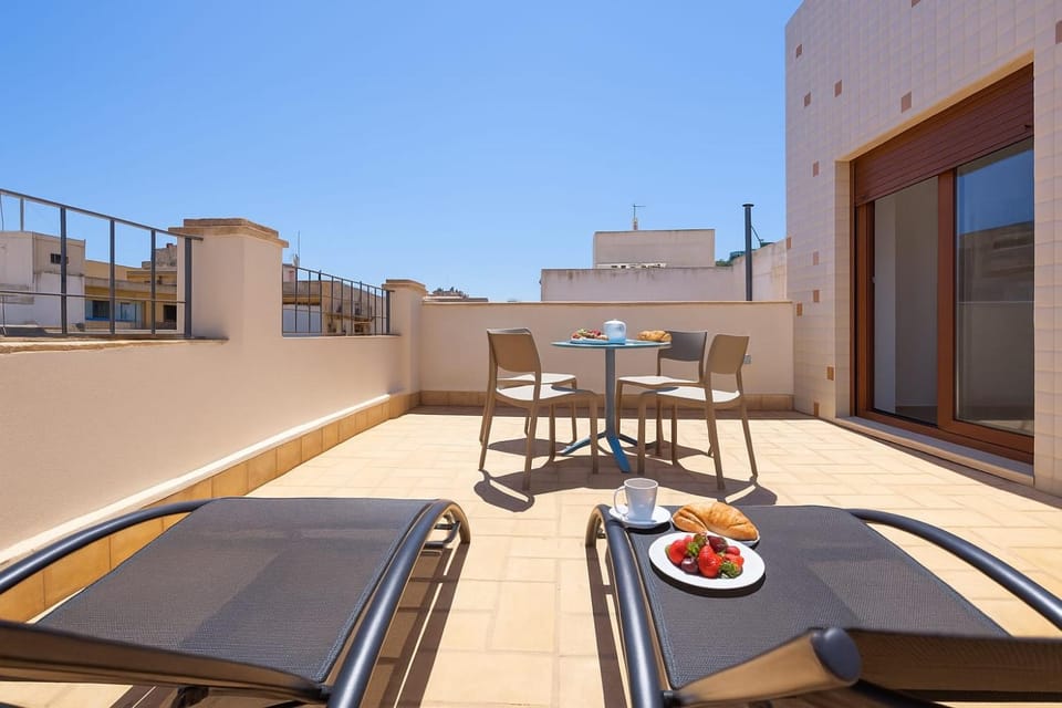 View (from property/room), View (from property/room), Balcony/Terrace, Balcony/Terrace, City view, City view, sunbed