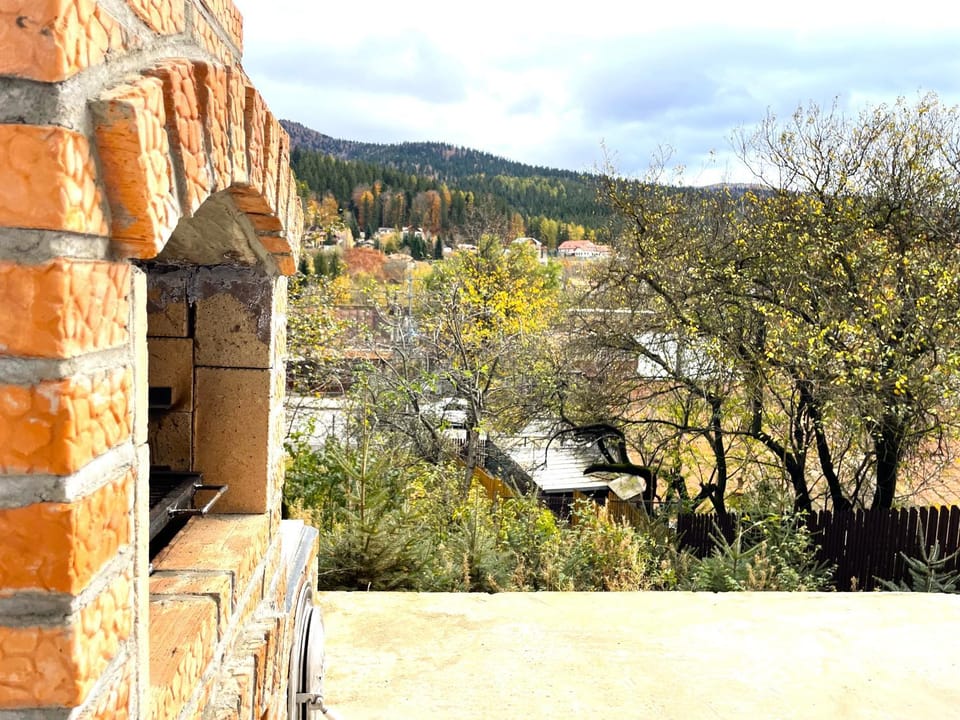Property building, Nearby landmark, Spring, Day, Natural landscape, Balcony/Terrace, Mountain view