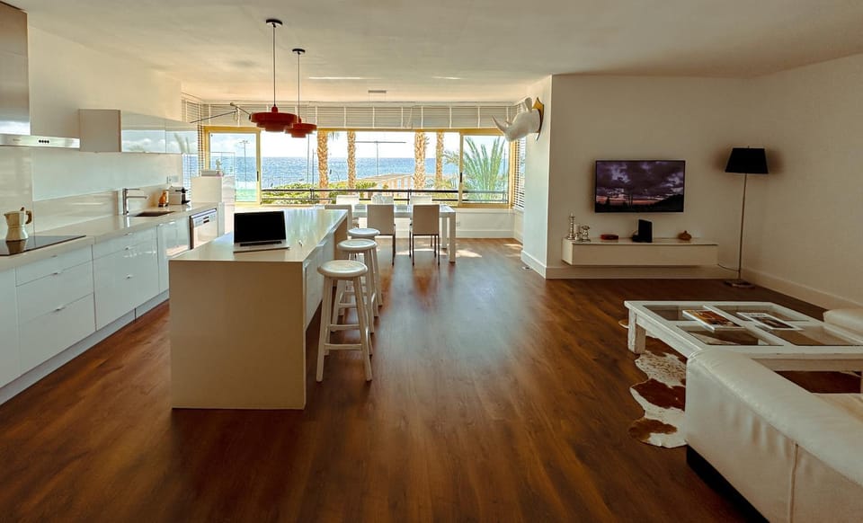 TV and multimedia, Kitchen or kitchenette, Dining area