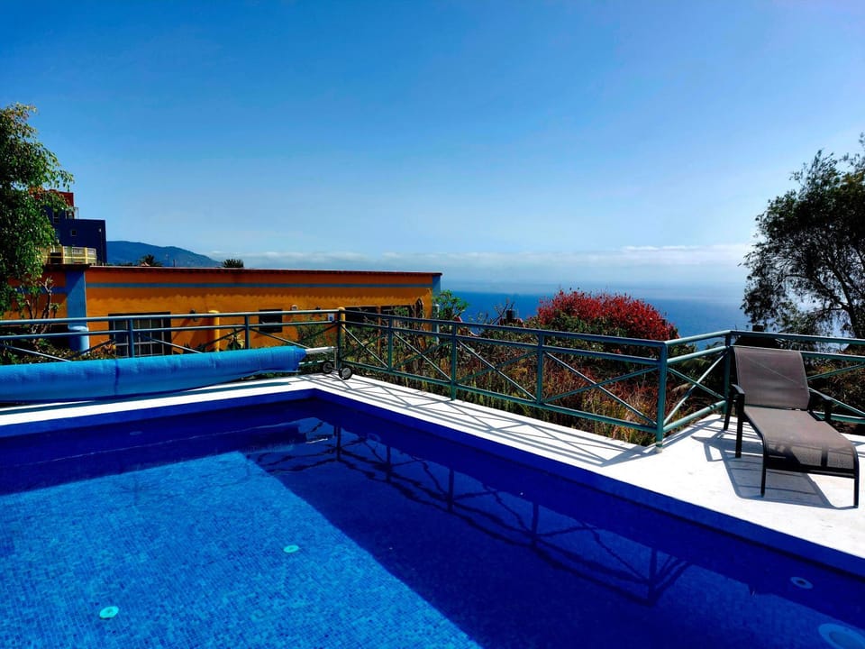 Natural landscape, View (from property/room), Balcony/Terrace, Sea view, Swimming pool, sunbed