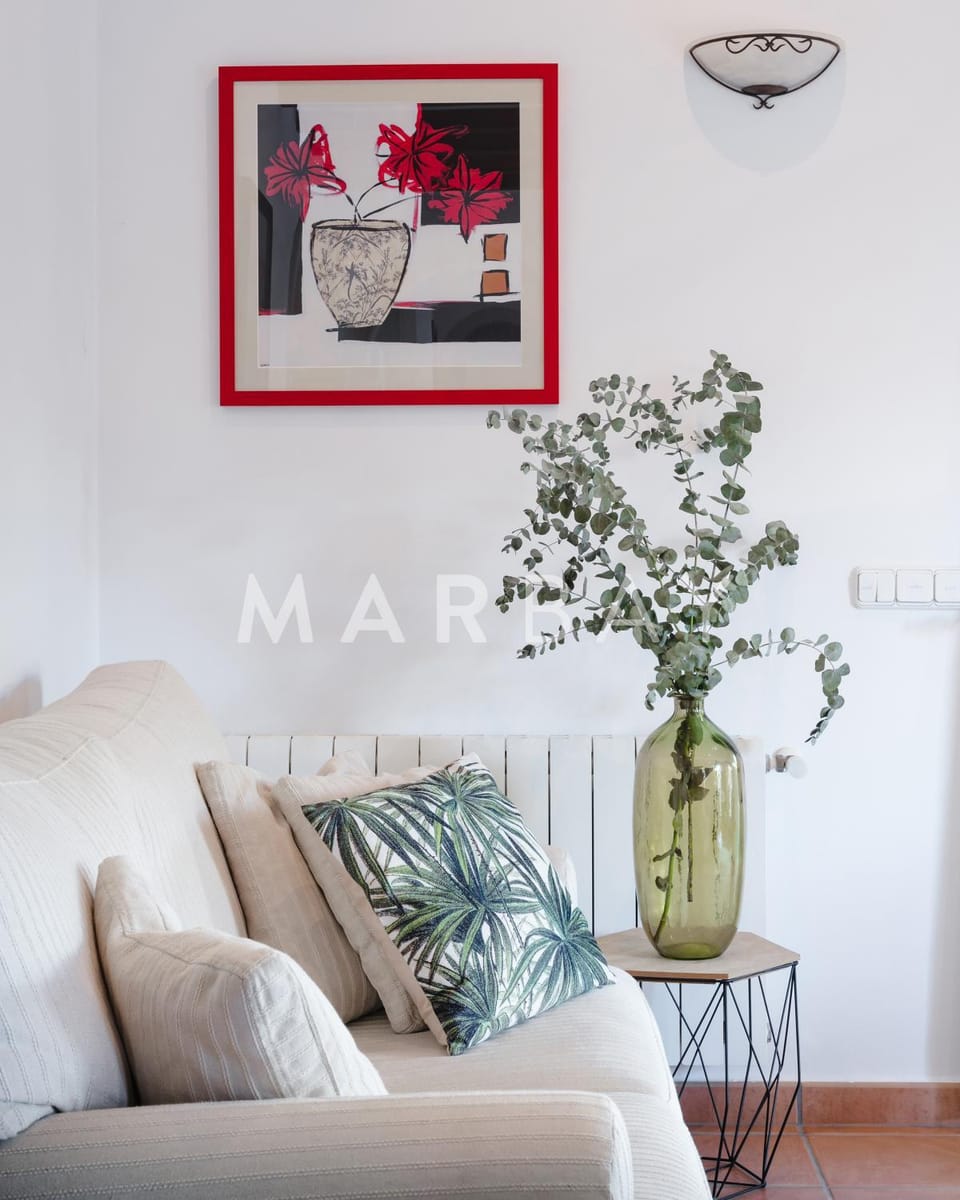 Living room, Decorative detail, Seating area