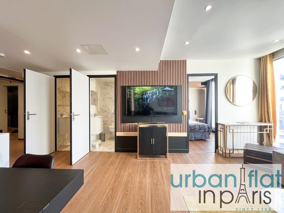 Urban Flat 128 - Art Rock 4BDR Flat near Champs-Elysees Apartment in Paris