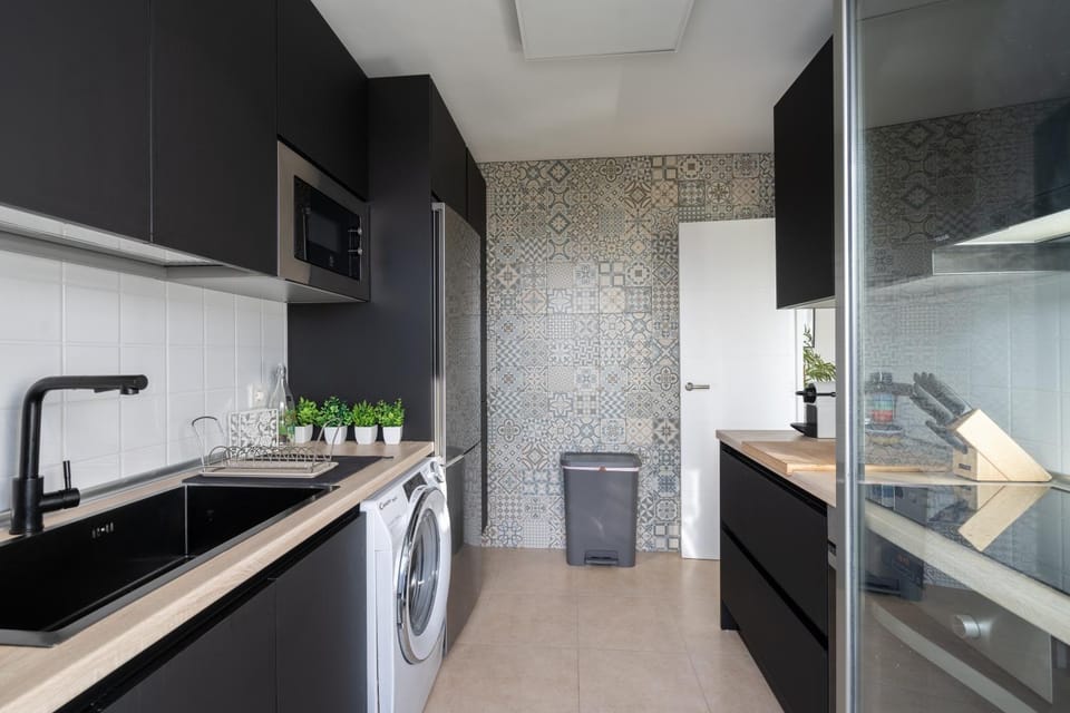 Kitchen or kitchenette, oven, pet friendly, stove