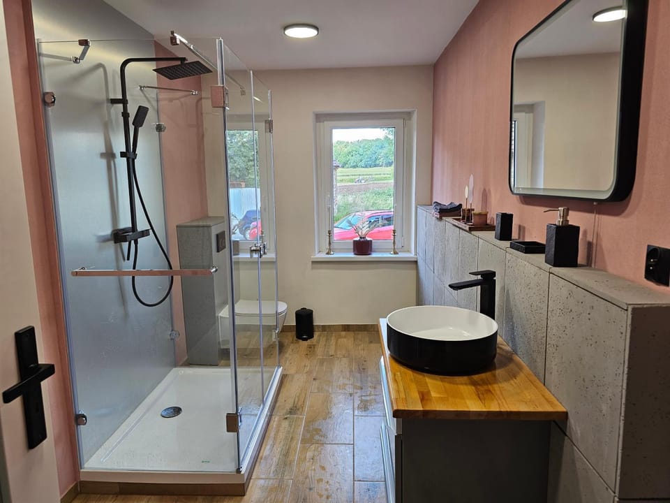 Shower, Bath