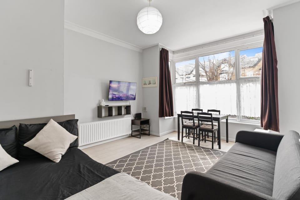 Cheerful Flat In Moseley With Free Parking Apartment in Birmingham