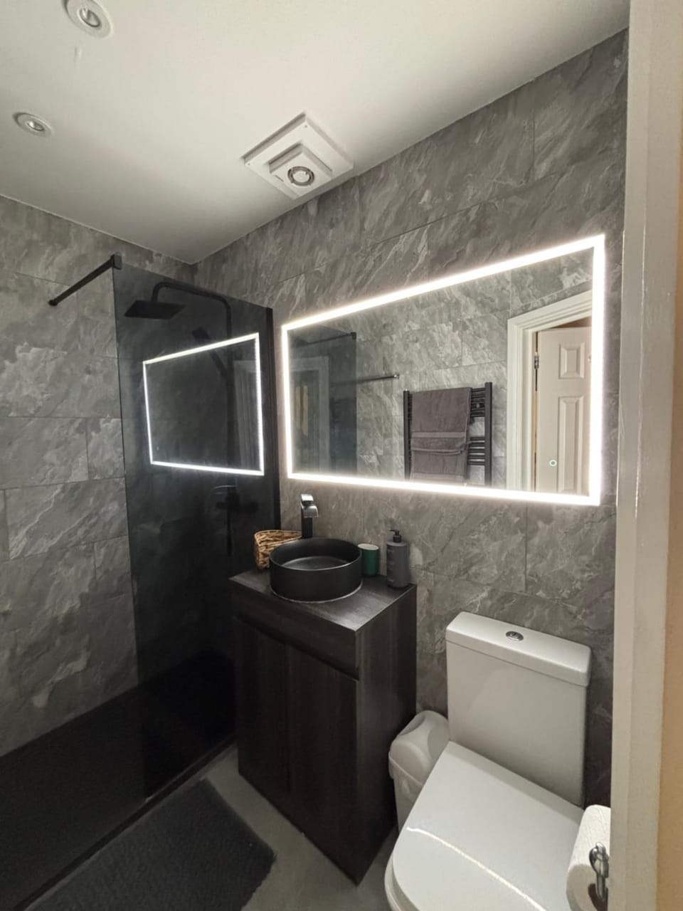 Newly renovated Modern studio apartment in West Kensington Apartment in City of Westminster