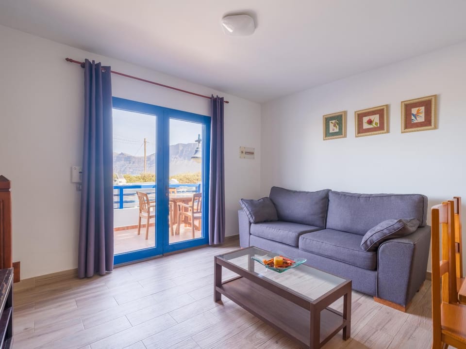 View (from property/room), Living room, Dining area