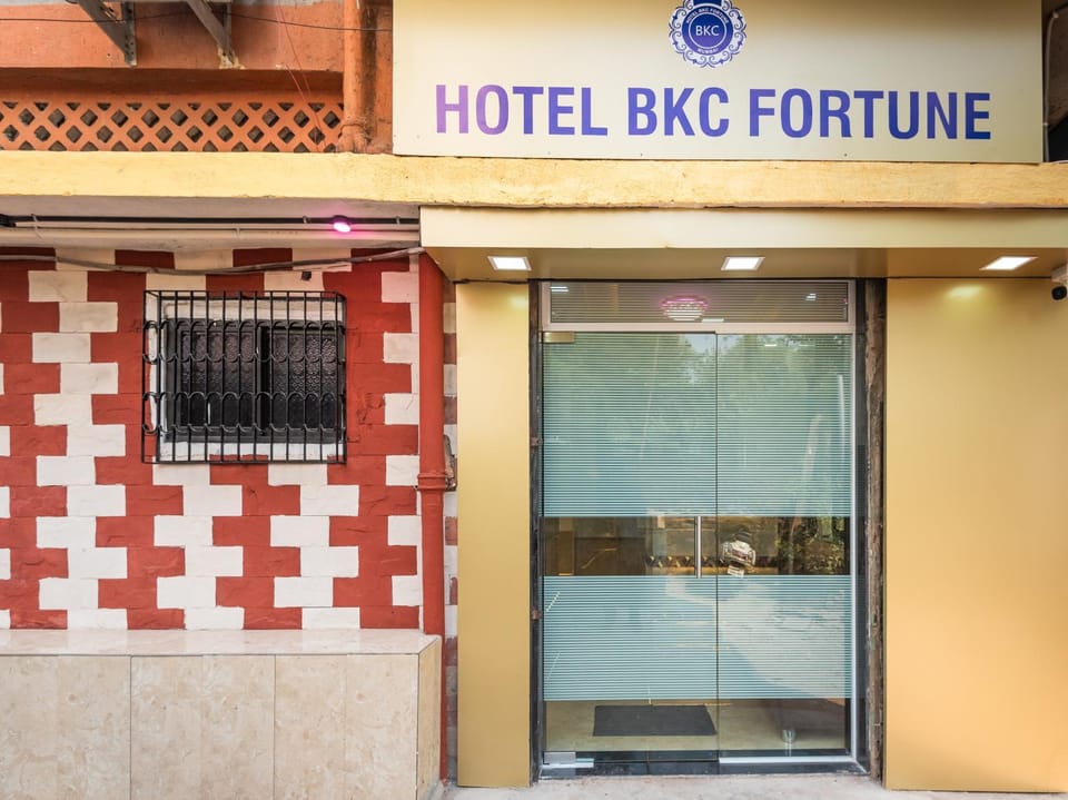 Property building, Facade/entrance