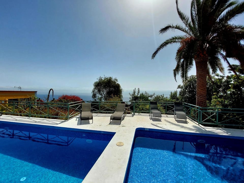 Pool view, Swimming pool, sunbed