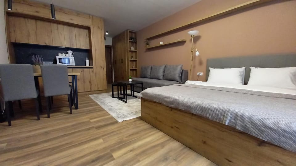 Bed, Kitchen or kitchenette, Photo of the whole room, Seating area, minibar