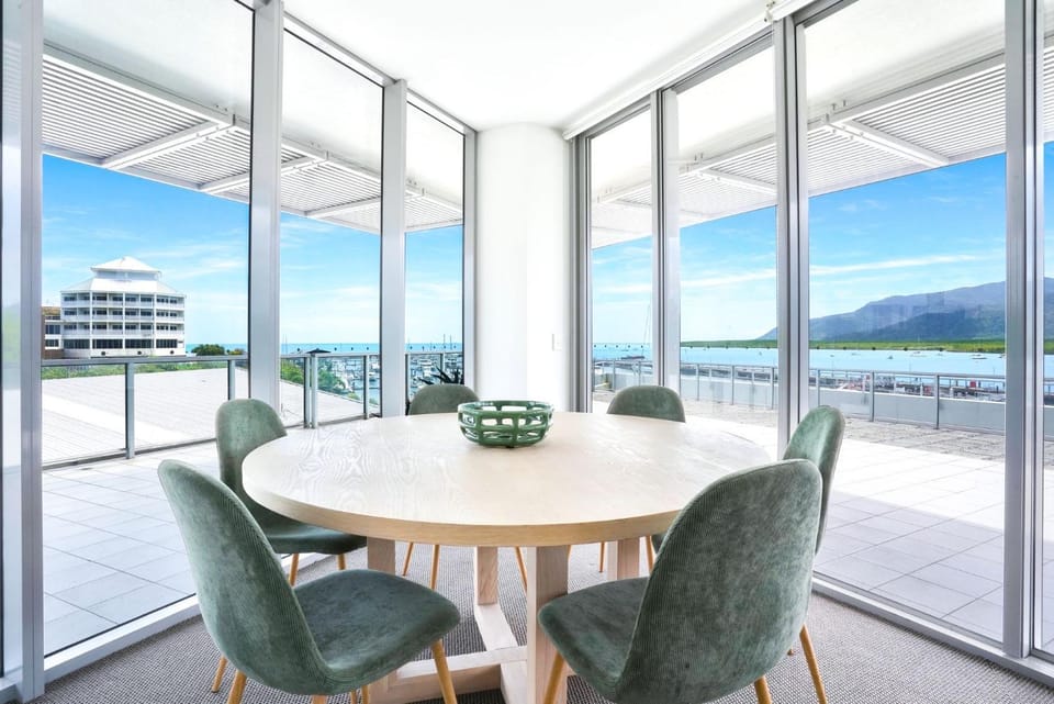 11 Harbour Lights with Ocean Views Apartment in Cairns