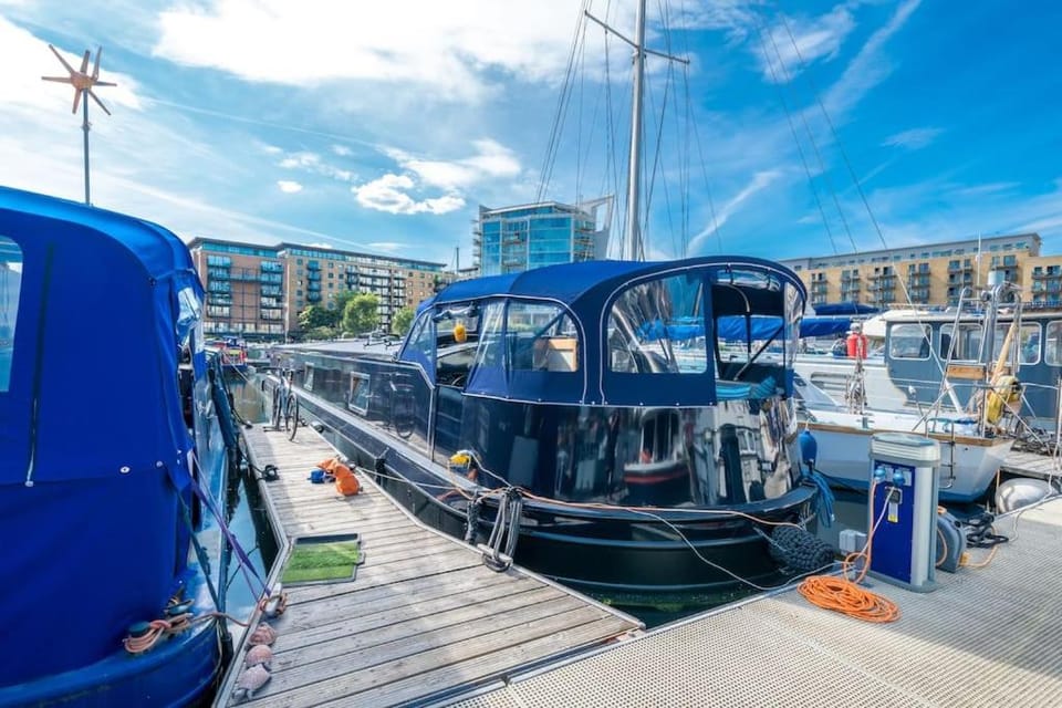 Luxurious houseboat near Canary Wharf in London Docked boat in London