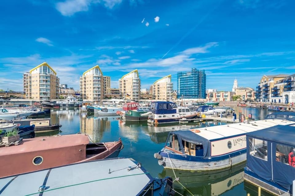 Luxurious houseboat near Canary Wharf in London Docked boat in London