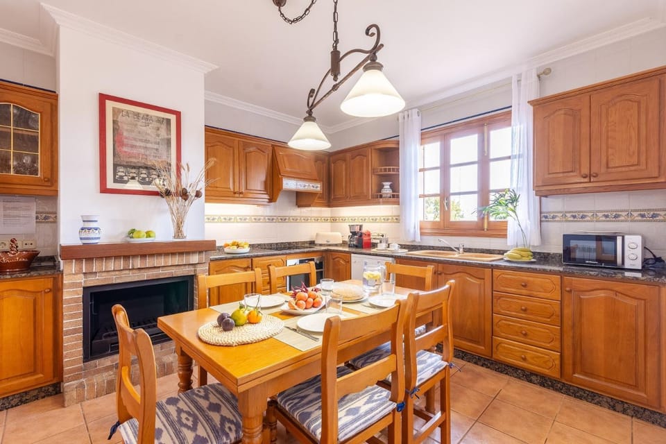 Property building, Kitchen or kitchenette, Living room