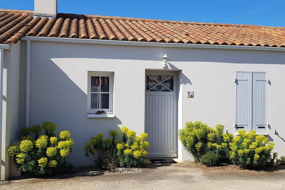 Haven of peace 2 steps from the sea House in La Tranche-sur-Mer