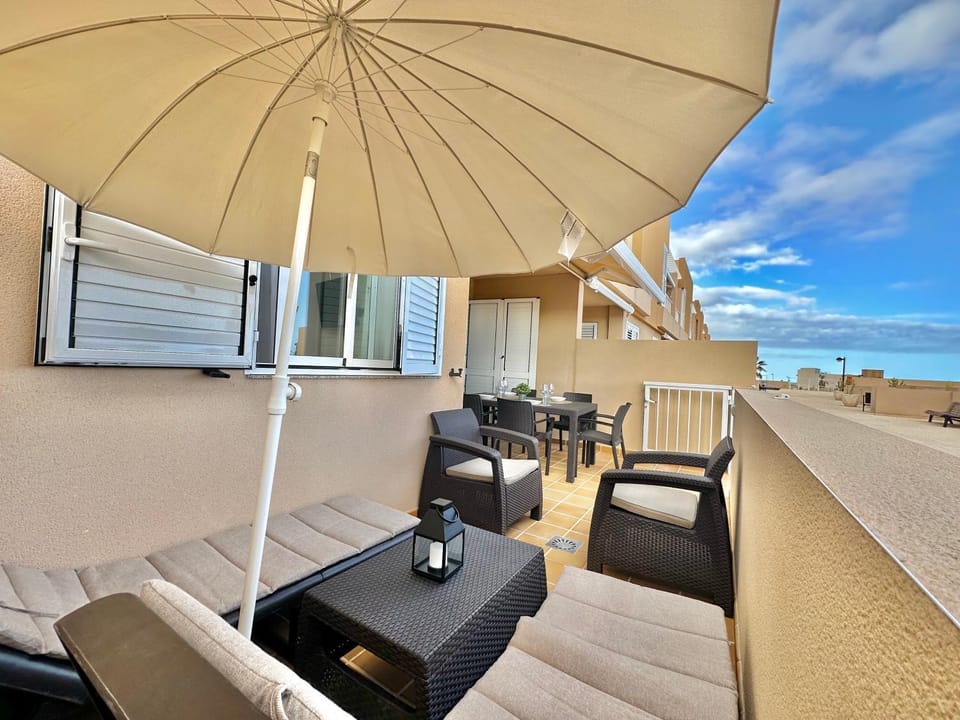 Balcony/Terrace, Seating area, Dining area, sunbed