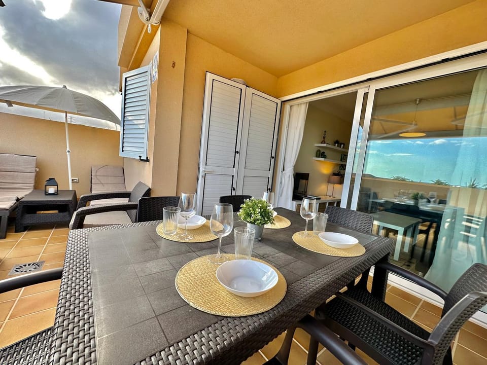 Balcony/Terrace, Seating area, Dining area, sunbed