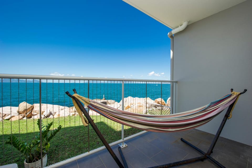 Garden, Sea view