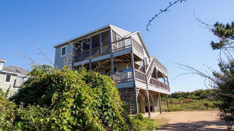 OCEANFRONT, Ocean Views, Sun Decks, Close to Beach Access, SA47, Lazy Bones House in Sanderling