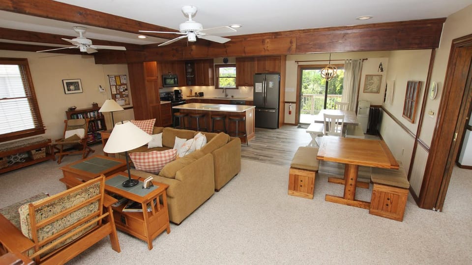 Semi-Oceanfront, Close to Beach, Dogs Welcome, SA8, Berry House in Duck