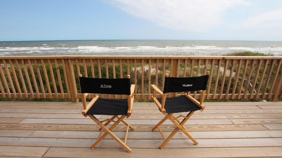 OCEANFRONT, Ocean Views, Sun Decks, Prv Beach Access, SA69, Kirk House in Duck