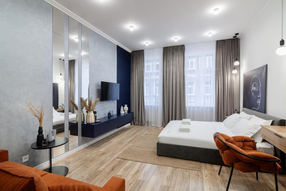 Bed, TV and multimedia, Photo of the whole room, Seating area, Bedroom, towels