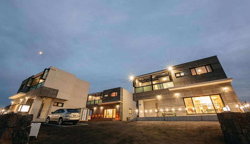 Homechee Poolvilla House in South Korea