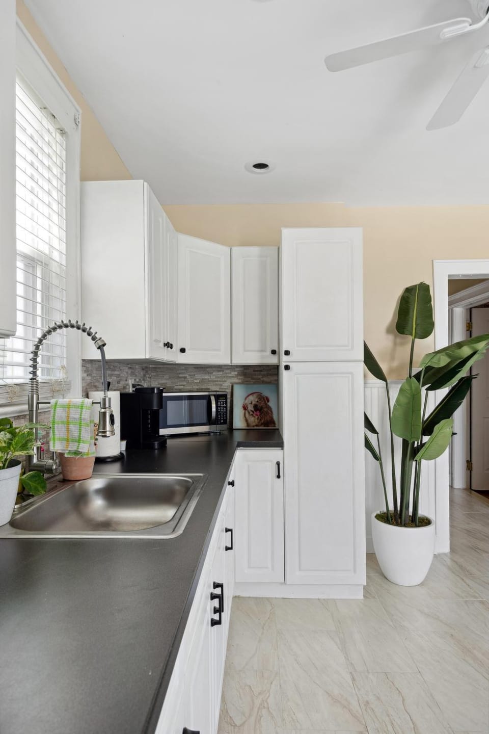 Spacious & Stylish 2BR Apartment Near Manhattan Apartment in Jersey City