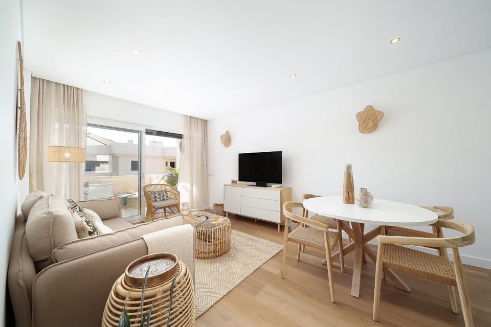 My dreamy beach house . Wi-fi . Pool . Welcome! Apartment in Lagos