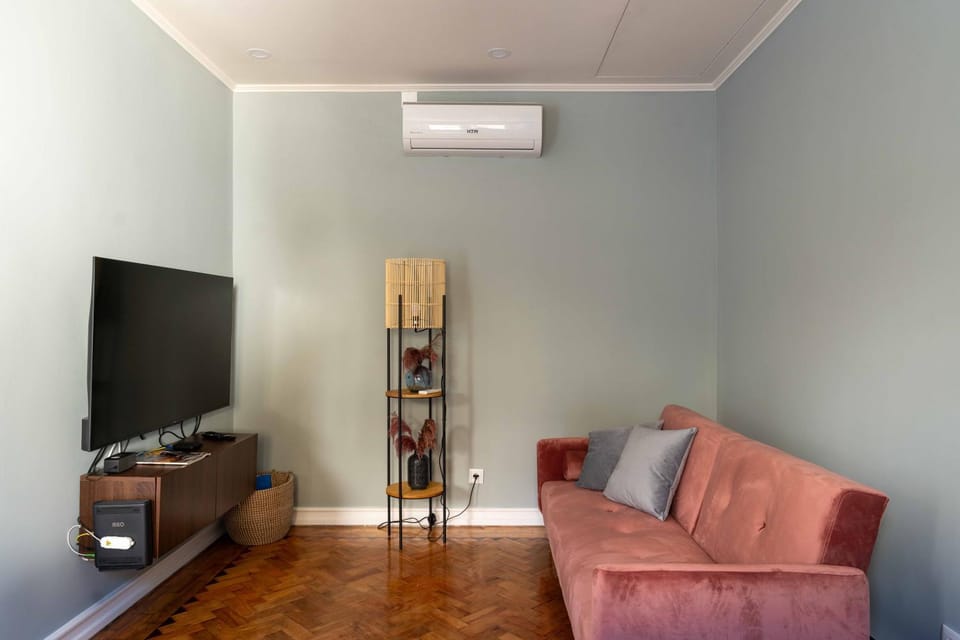 TV and multimedia, Living room, Evening entertainment, air conditioner