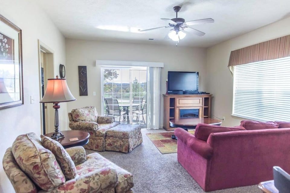 Branson Condo with a Walkout and Elevator Access at Thousand Hills and next to 76 Apartment in Branson