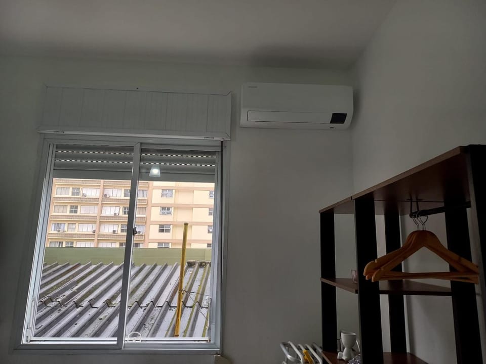 MELHOR LOCALIZAÇÃO DE SANTOS, LOFT, 200 MTS da PRAIA, WI-FI, AR CONDICIONADO Apartment in Santos
